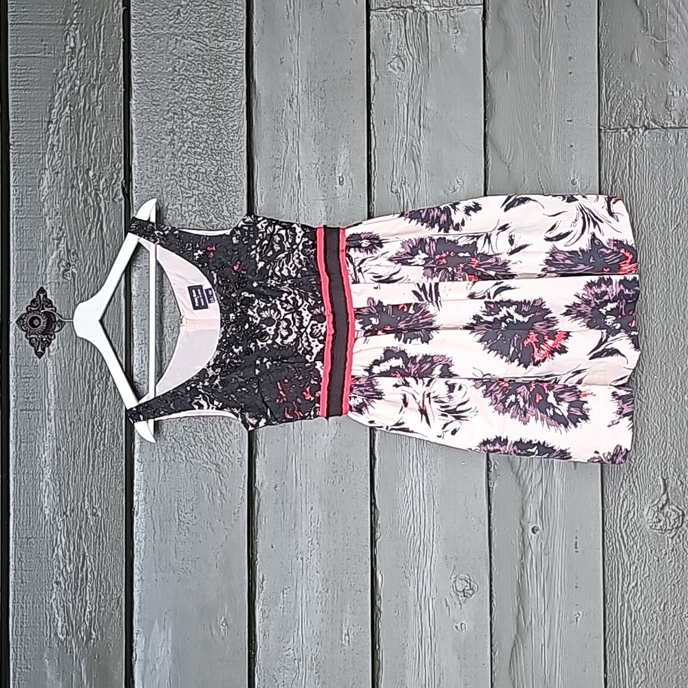 Anthropologie Dress - Picture 4 of 9